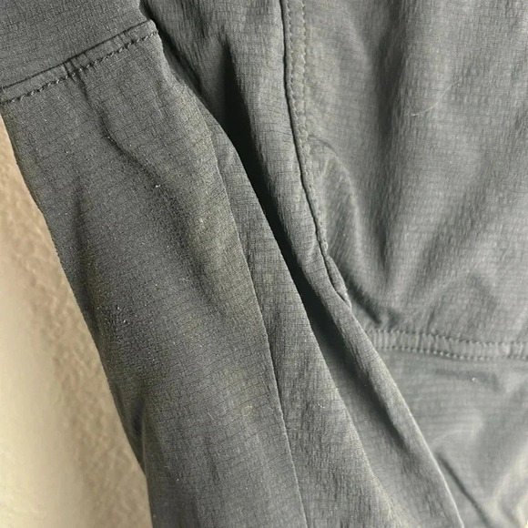 ☀️Athleta 9” Inseam Shorts - Picture 4 of 6